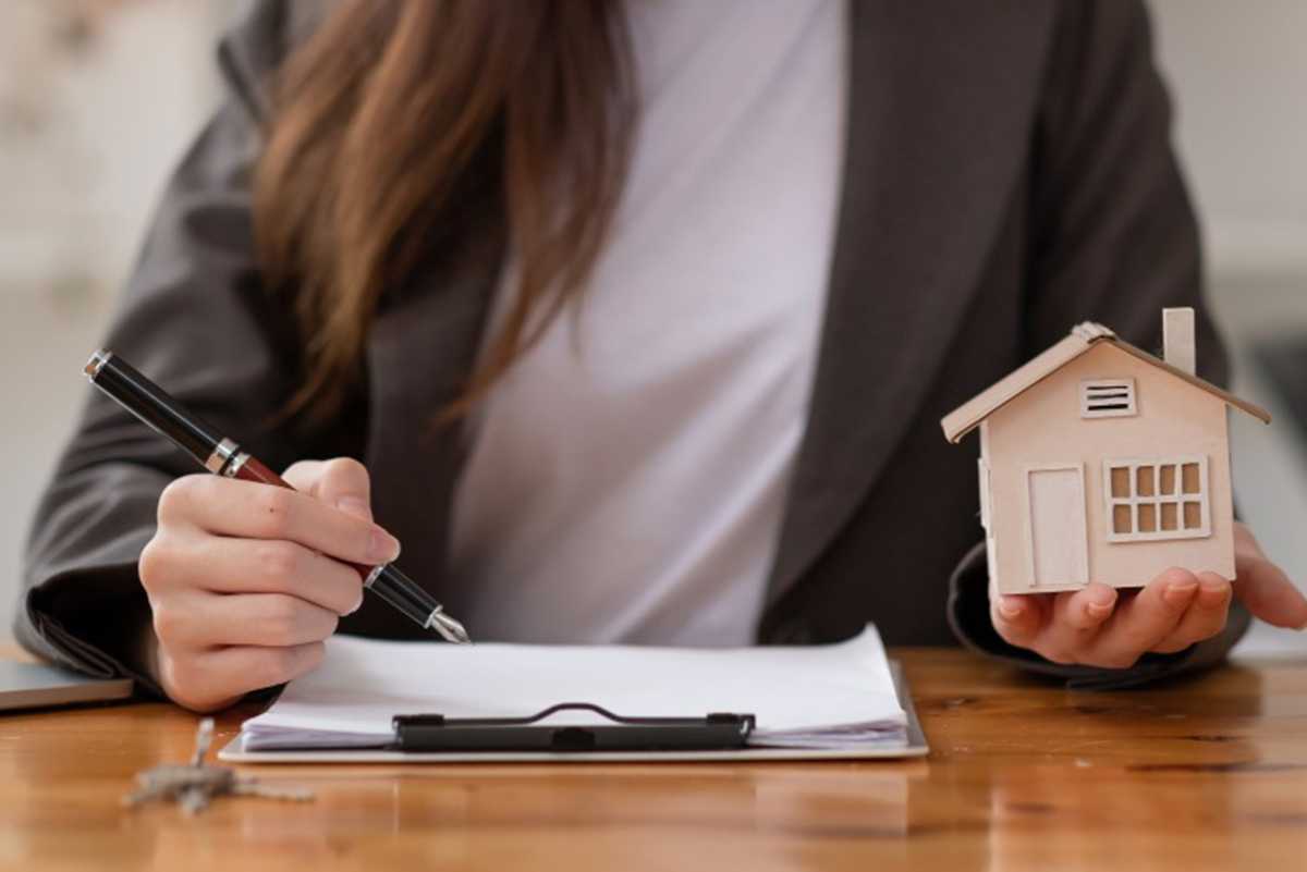 Preparing a property sale contract